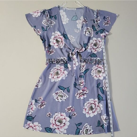 Sister Of The Tribe Floral V-neck Midi Dress with Ruffles and Cutouts - Picture 6 of 16